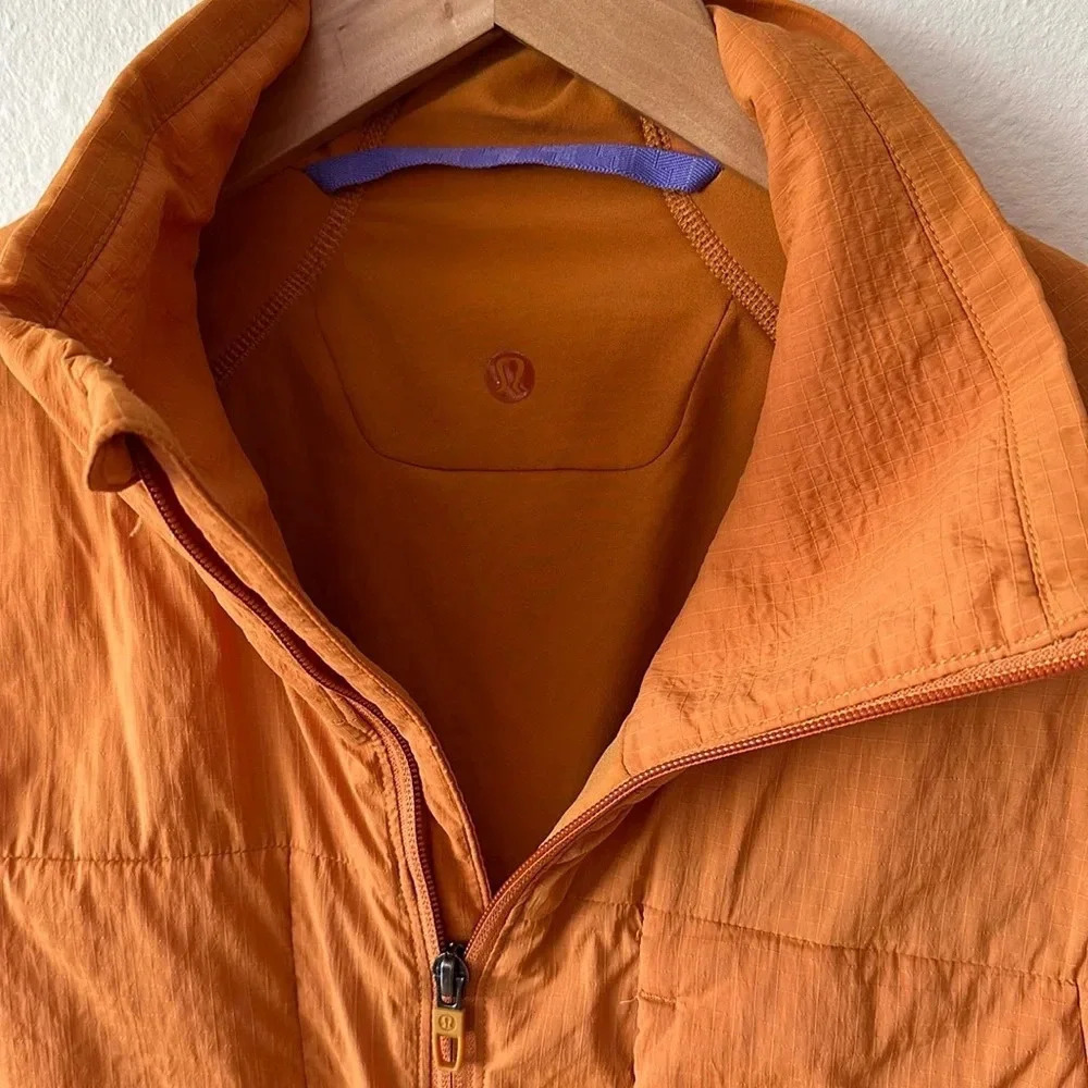 Lululemon sz L Insulated Hiking Vest Autumn Orange, great pre owned condition - Picture 9 of 16
